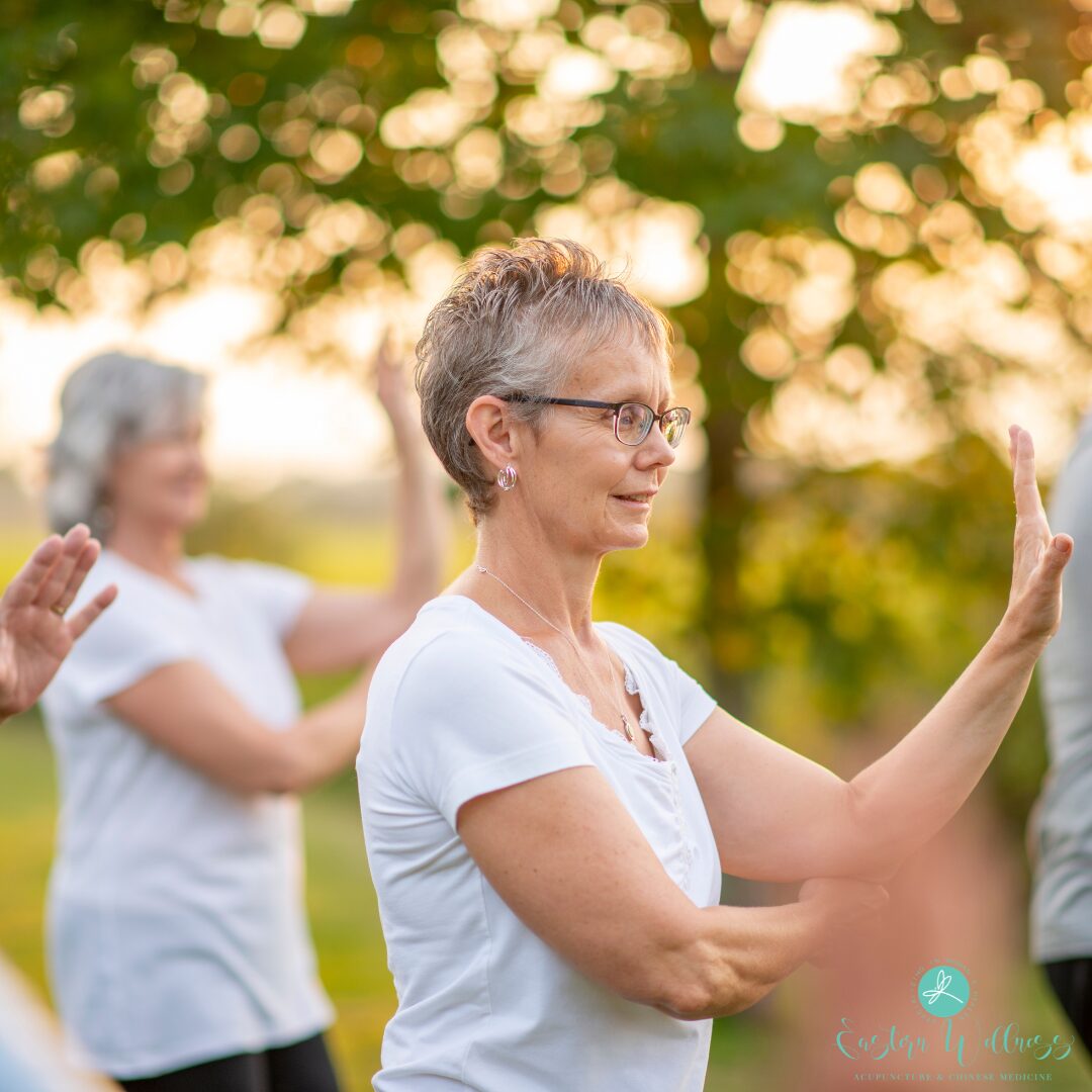 Detoxing Safely: TCM&rsquo;s Gentle Cleanse vs. Fad Detox Diets
